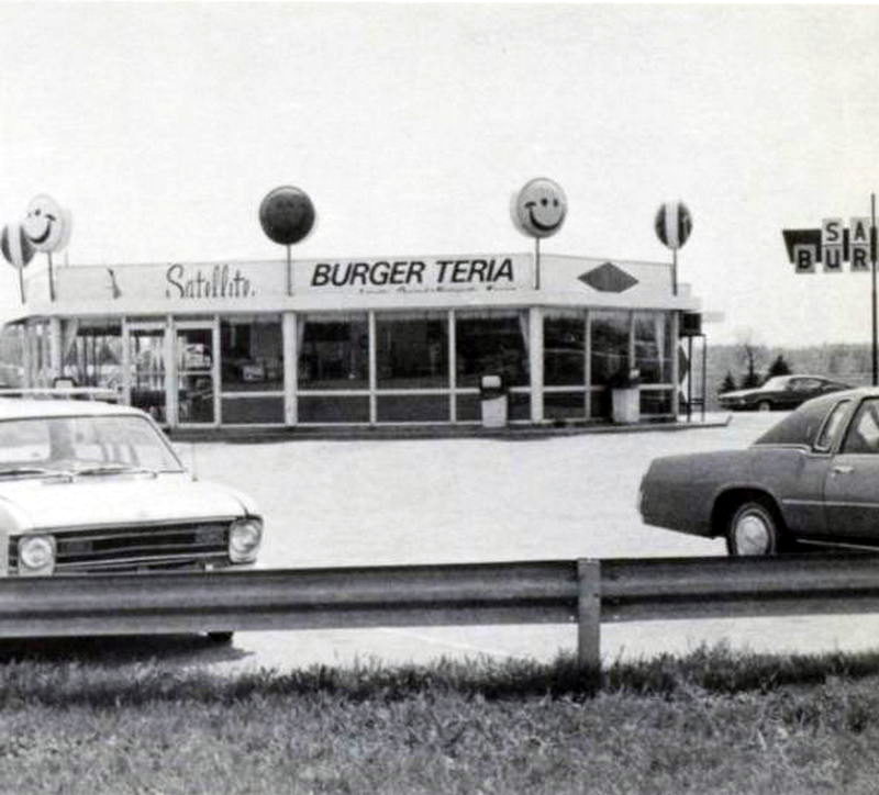 Satellite Burgerteria (Schwarzs Chuck Wagon, Charlies Chuck Wagon) - 1975 Yearbook Photo